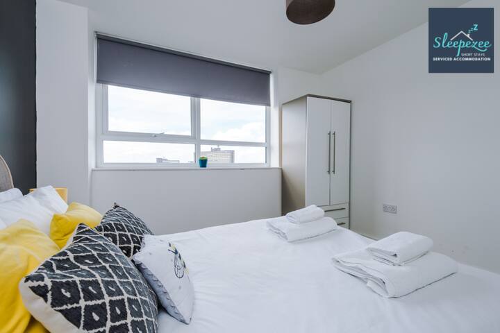 Spacious & bright two bedroom apartment gallery image 5