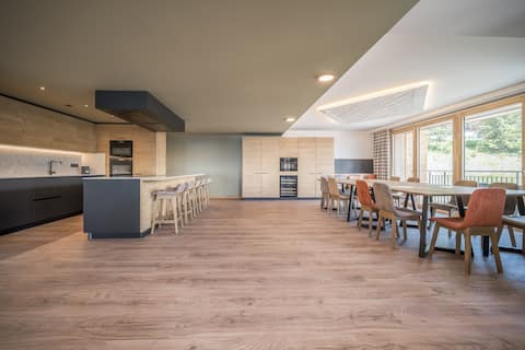 Chalet Sky 26 people