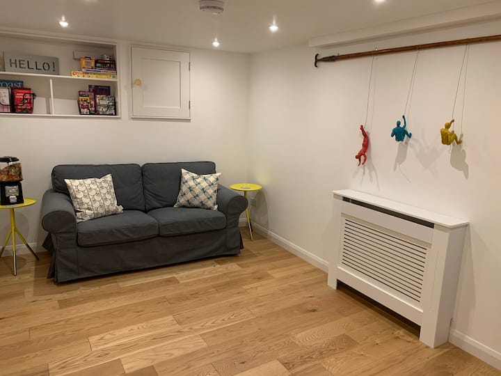 Modern Town House In Bustling Central Dartmouth - 다트머스
