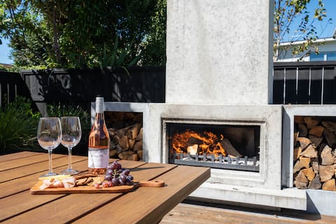 Unbeatable Location - Spa, 50m to lake!