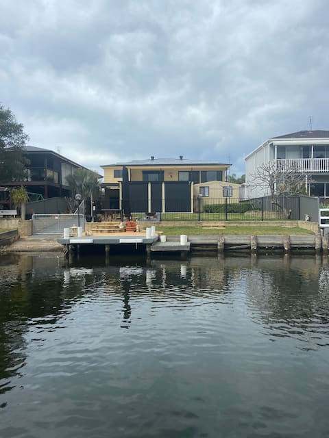 Large Sussex Inlet Waterfront Property