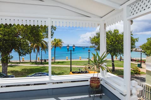 Victoria House 2 BR Oceanfront Suite "Starfish"