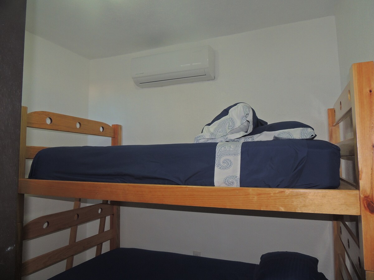 ห้องนอนชั้นล่าง