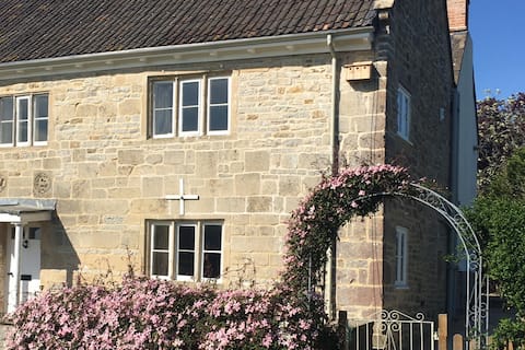 16 Century cottage at foothills of Glastonbury Tor