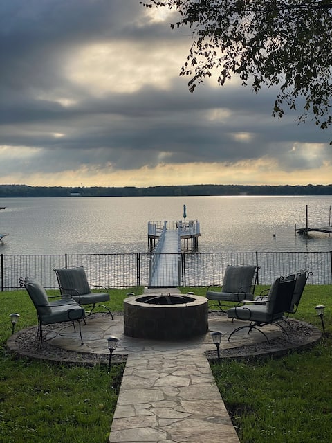 Eagle Mountain Lake Vacation Rentals & Homes - Texas, United States