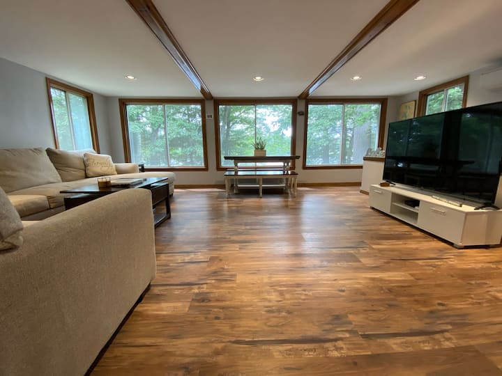 主樓層的家庭房，可俯瞰湖景！