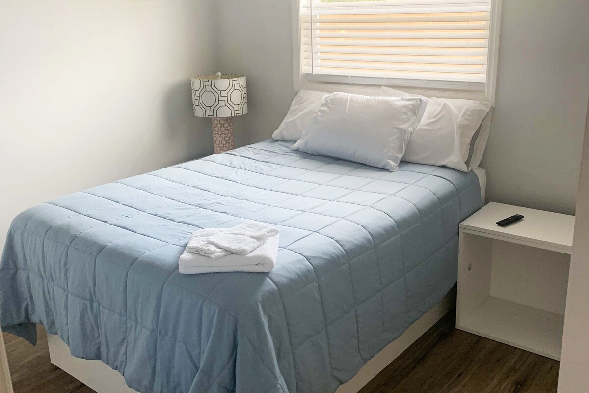 Спалня за гости 1 /Легло тип Куин