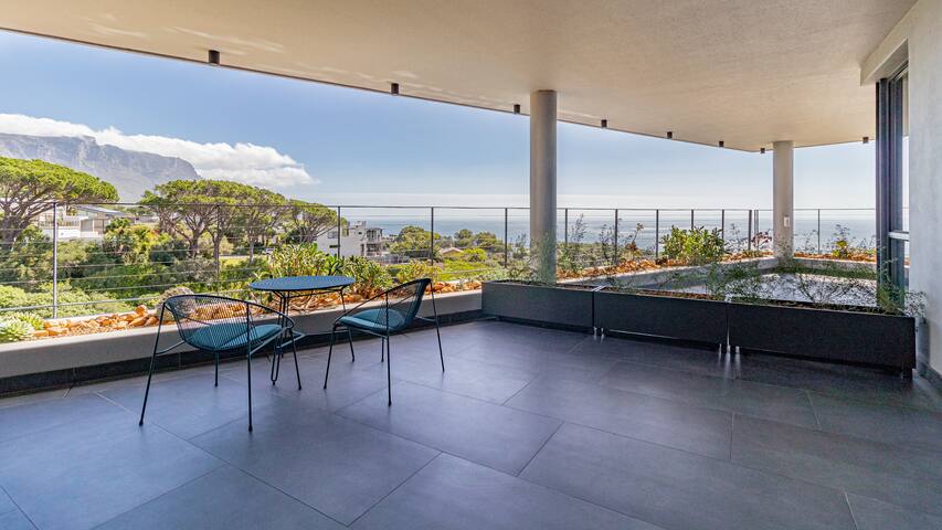 Spectacular Modern Villa with Magnificent Views gallery image 5