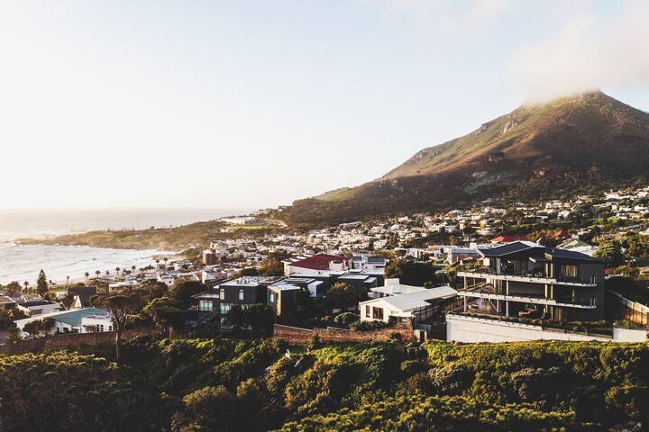 Spectacular Modern Villa with Magnificent Views gallery image 2