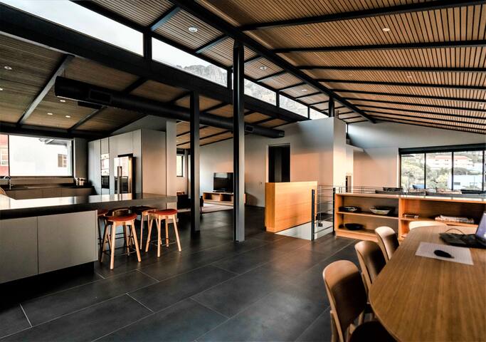 Breathtaking Penthouse Villa – 3 En-suite Bedrooms gallery image 2