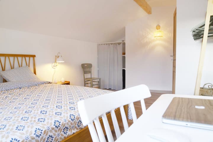 Bedroom with wifi desk and laptop available. 