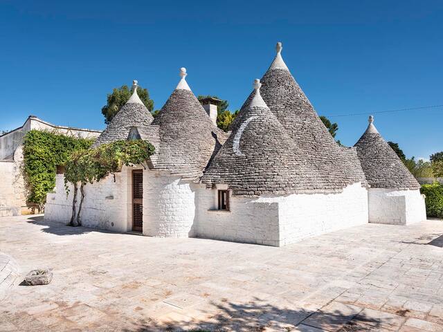 “Trullo Luna” Luxury Wellness area & swimming pool gallery image 2