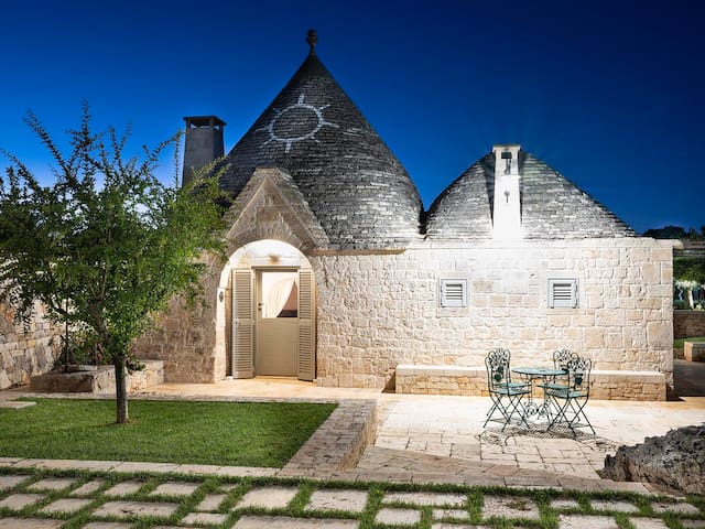 “Trullo Sole” Luxury Wellness area & swimming pool