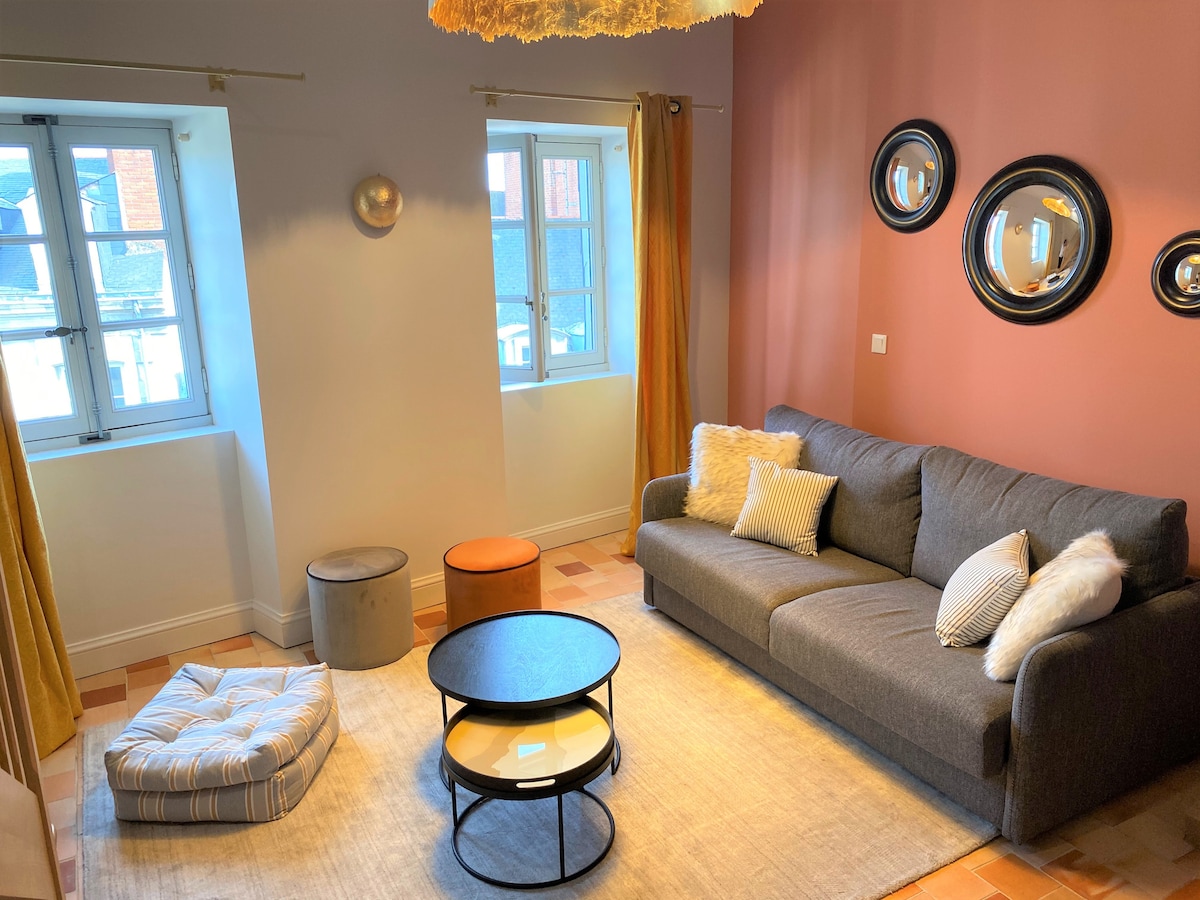 Top performing Airbnb: Renovated duplex in the heart of the historic district in Nantes