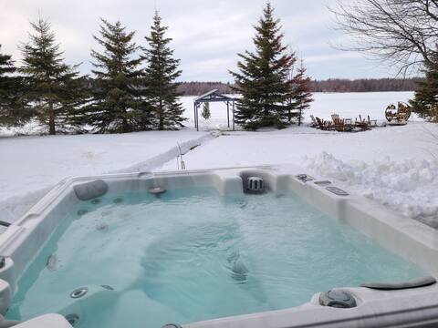 Rideau River Cottage | Hot Tub | Close to Ottawa