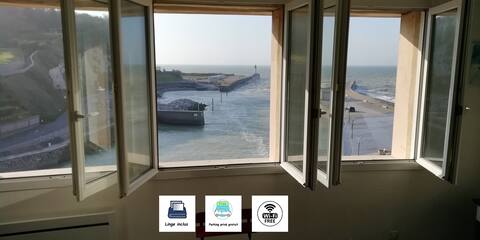 La Rotonde facing the sea, ranked 3 *