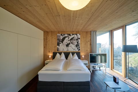 Design Apartment BERG ISEL with natural views