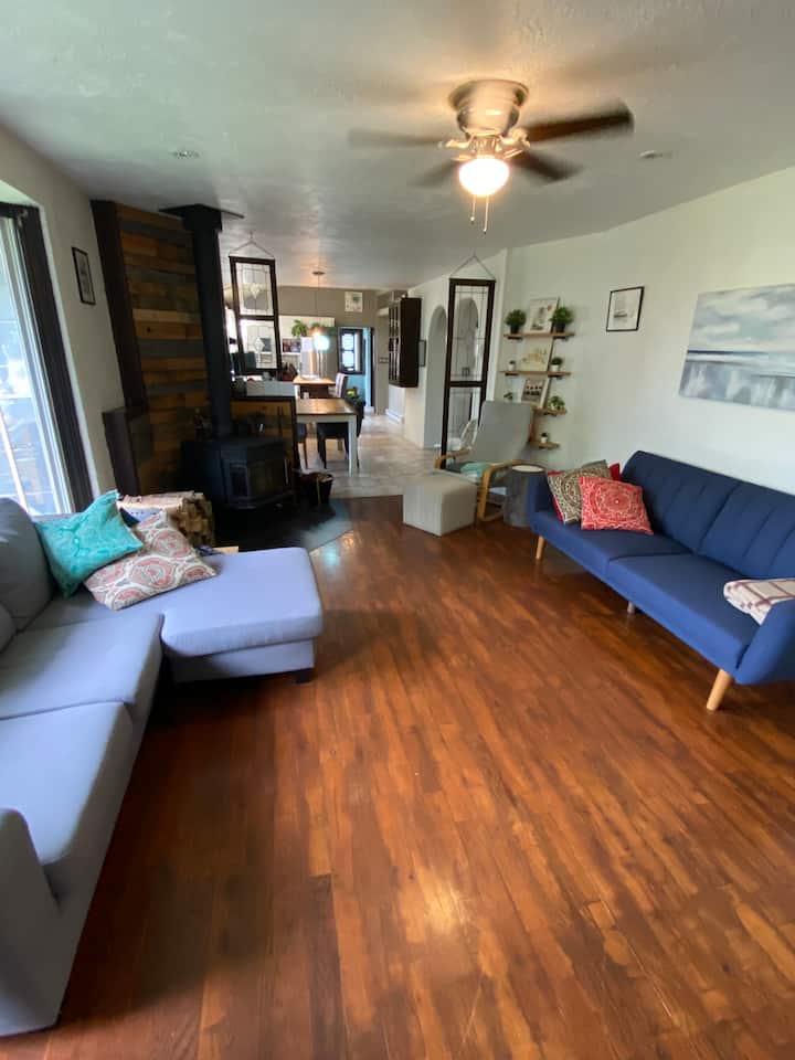 Cottage Style House W/ Ocean Access, 2 Full Baths. - Shediac