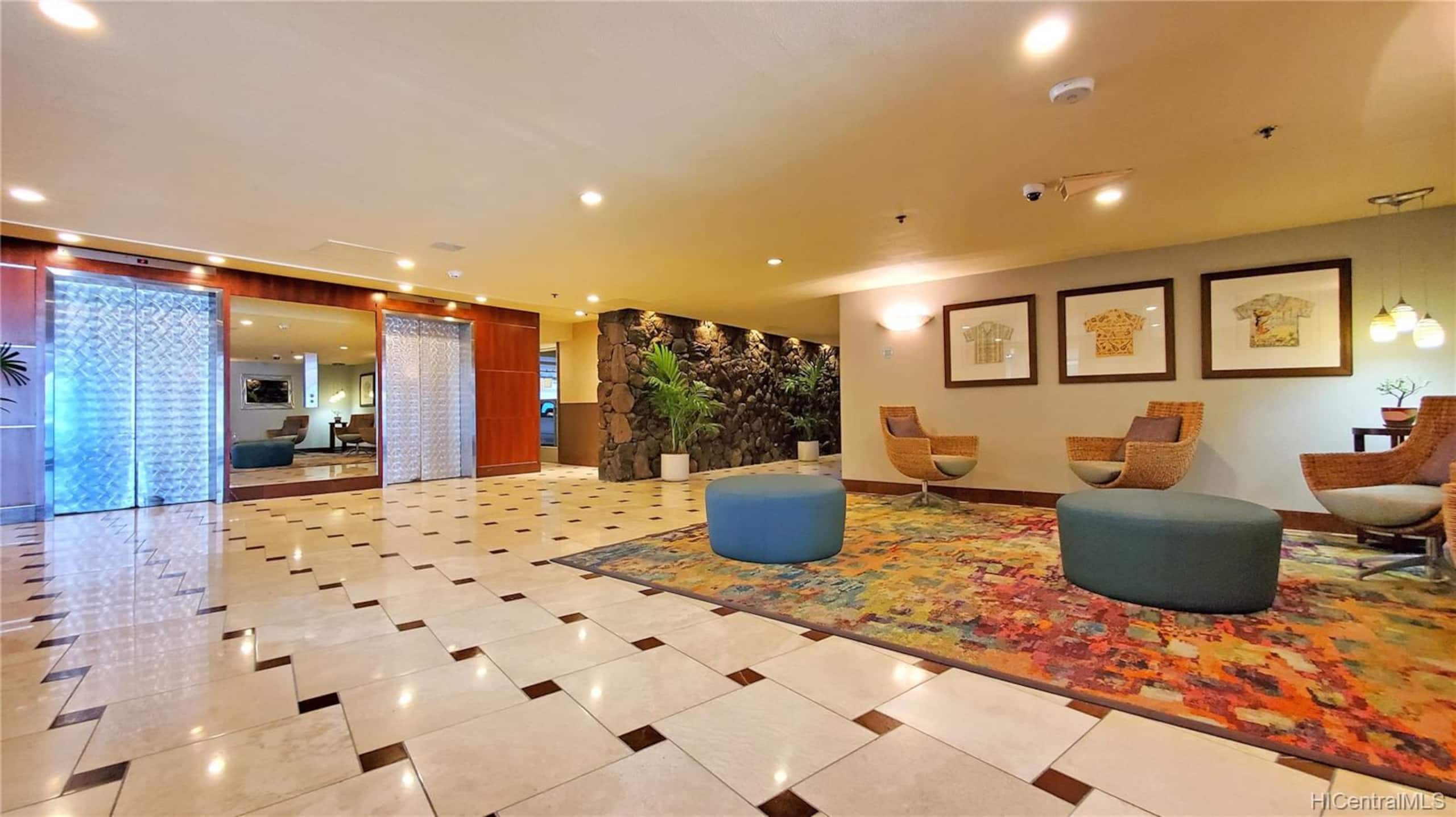 Heart of Waikiki walk to Beach with Parking & Pool - Image 1
