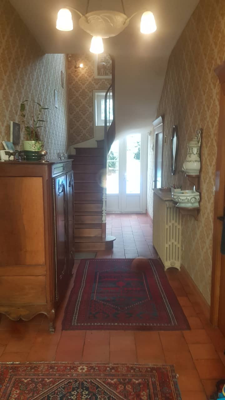 bed and breakfast room Bed and breakfasts for Rent in Noyant, Pays de