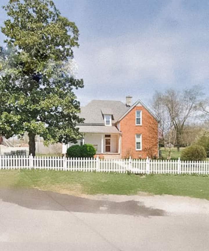 The Magnolia Jade on Main, Baxter TN Houses for Rent in Baxter