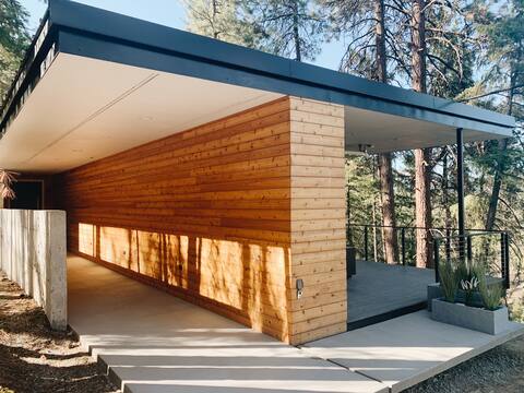 The Overlook - Modern Leavenworth Cabin