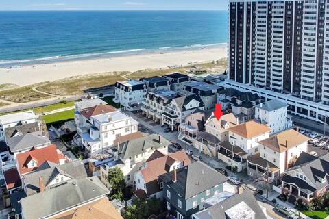 8BR Lux Ocean-Blk, Hot Tub x6, Sleeps 20, EV chrgr