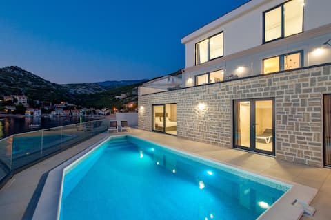 Beautiful Villa beachfront Luxury Croatia Retreats