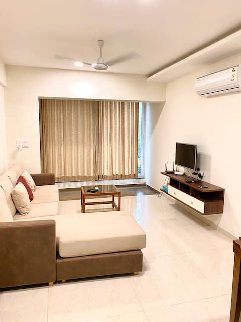 Luxury 3 bed ac flat in Pratapgunj Society