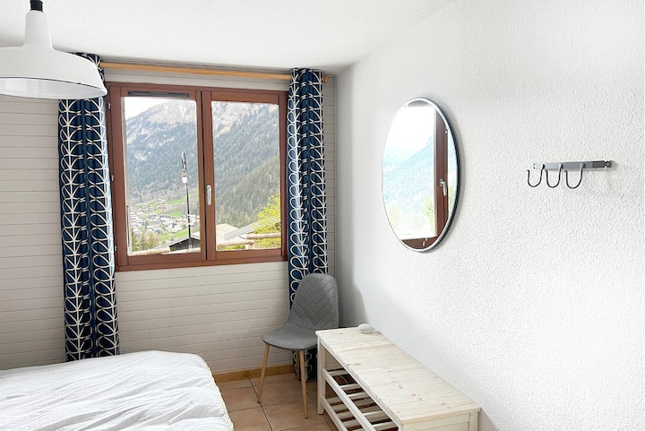 مزدوج في الطابق السفلي مع إطلالات رائعة وسرير مريح