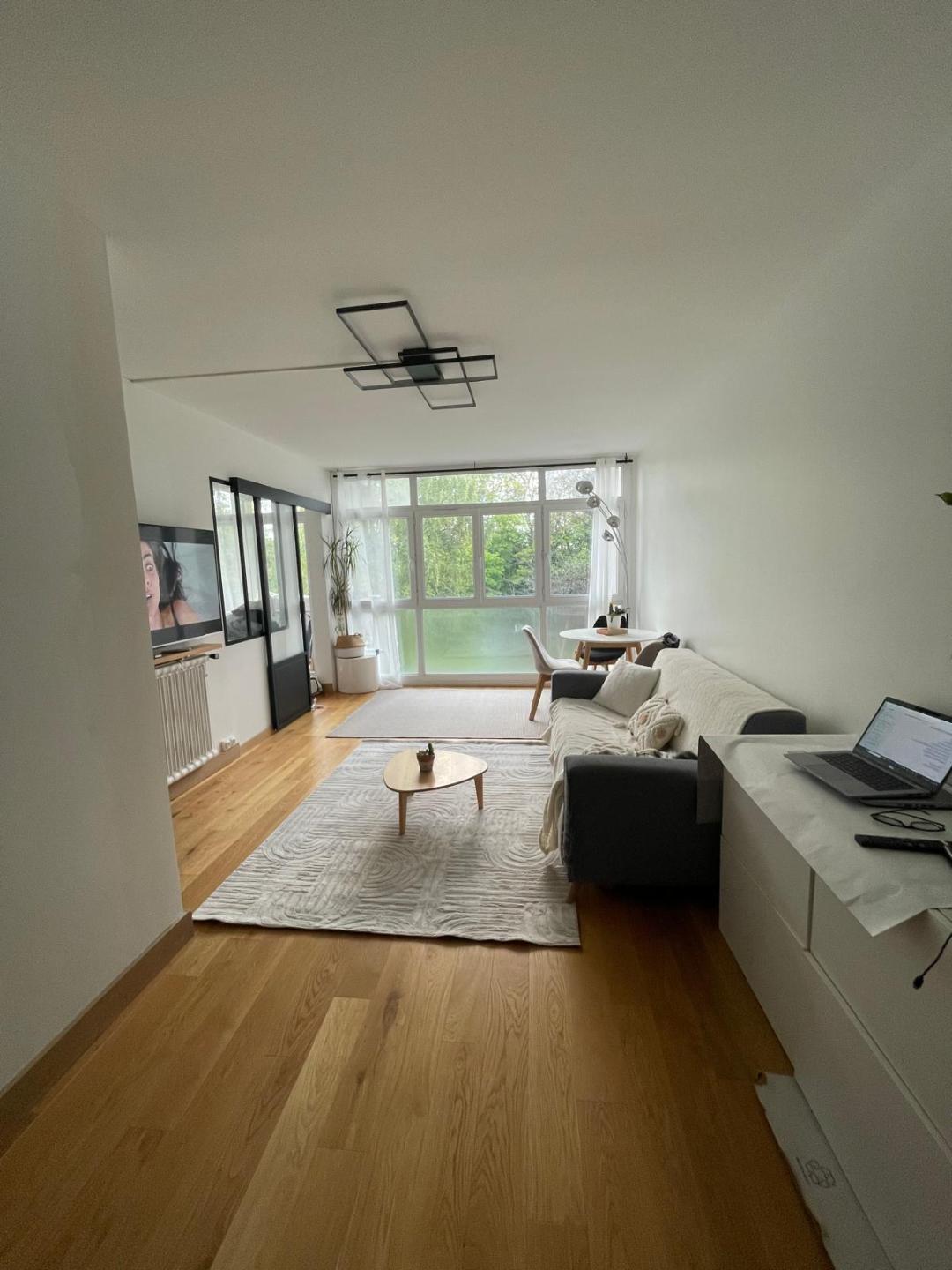 Top performing Airbnb: Nice apartment Maisons Laffitte in Maisons Laffitte