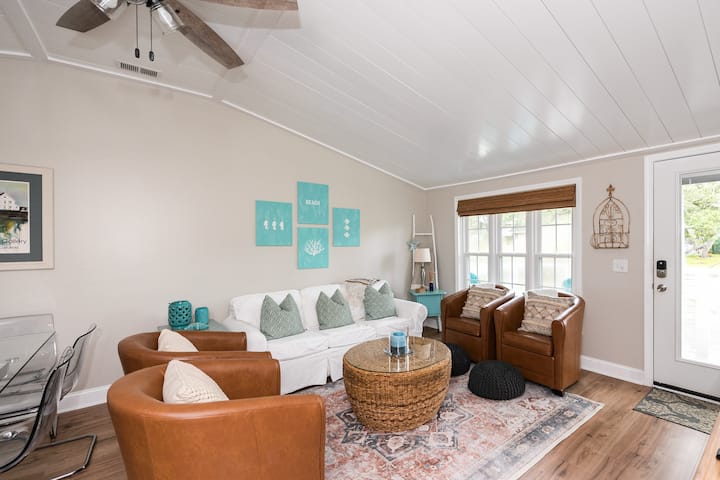 300 Steps To The Beach - Stone’s Throw Bungalow - Oak Island, NC