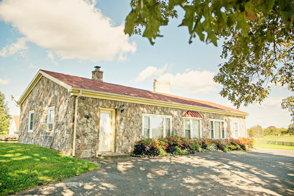 Cottage romantique sur domaine rural spectaculaire avec des courts de tennis, Spa — photo 1