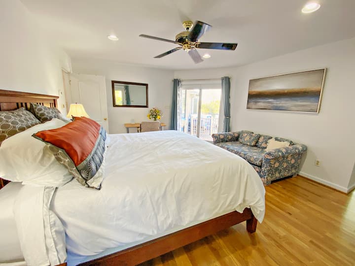 Room 5 with King Bed