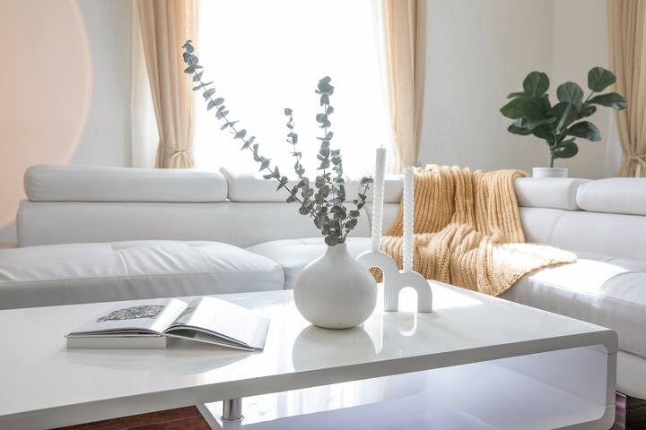 Pasadena Luxury Smart New House 4B3.5B w/Theatres gallery image 4