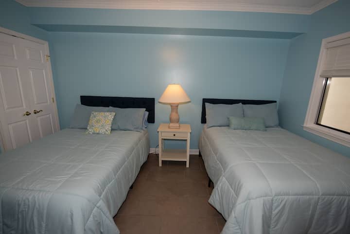 Спална соба 4 - два полни кревета.