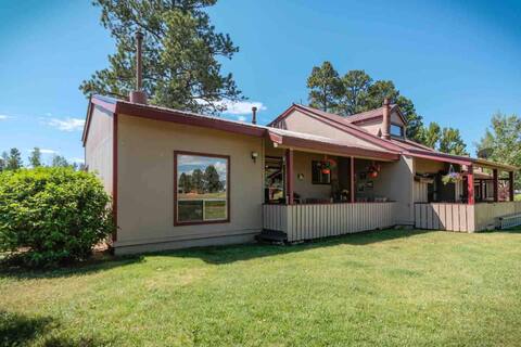 **Peaceful, Cozy,, great view & location plus AC**
