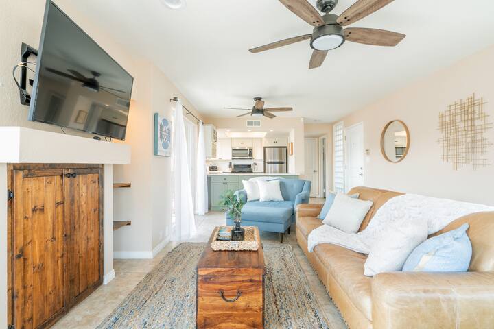 Beachside Retreat! Walk to beach! Entire Duplex! gallery image 2