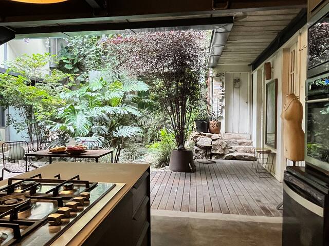 Vintage-chic House in Santa Teresa gallery image 3