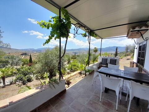 Cottage with pool & optional 6 p. private jacuzzi