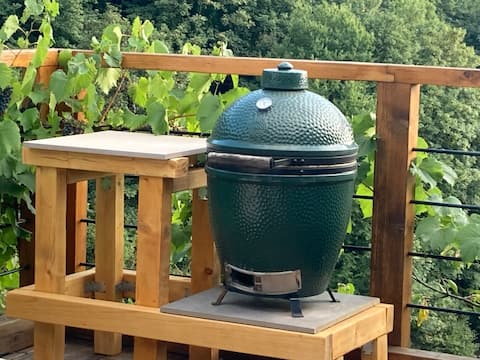Garden suite with covered terrace & stunning view