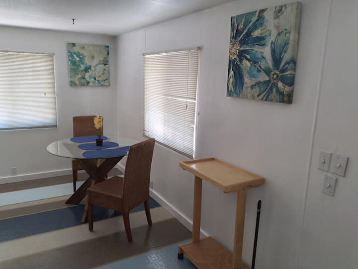 RelaxLarge patio with mtn views Smart tvWifi Houses for Rent in