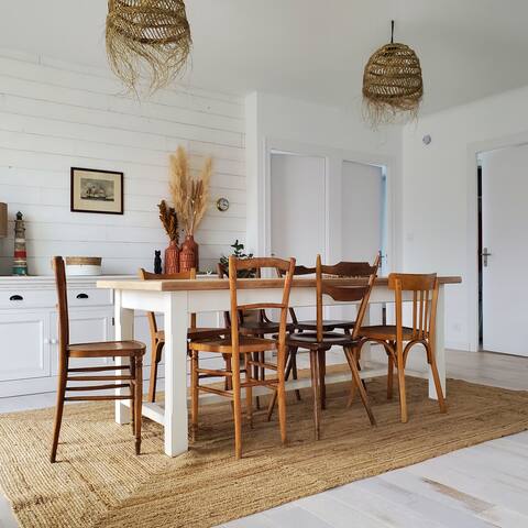 Family home with sea view (sleeps 8/9)