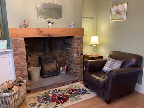 Successful Airbnb property: Adlington Cottage, Lancashire, close to pub in Chorley