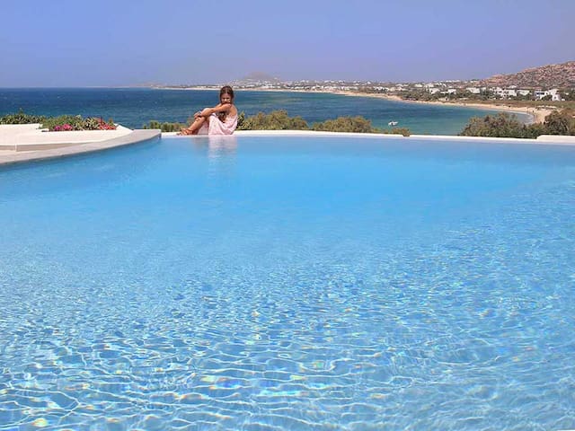 Villa ‘Meadow’-private pool… be yourselves again