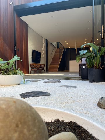 Architecturally Designed Home gallery image 3