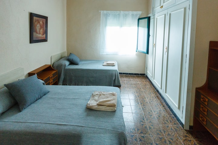 პირველ სართულზე ორადგილიანი საძინებელი