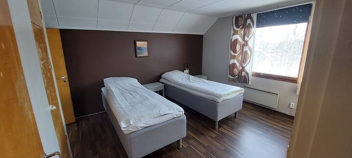 Toisen kerroksen makuuhuone kahdelle