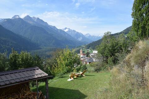 Accommodation overlooking the Lower Engadine mountains