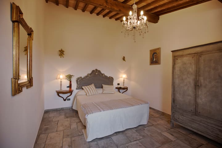 Chumba cha kulala cha ghorofa ya kwanza